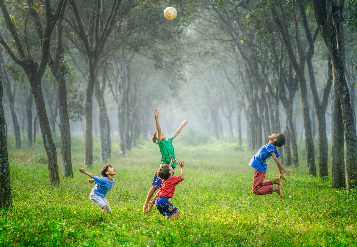 8 Tips For Raising Eco Conscious Kids 