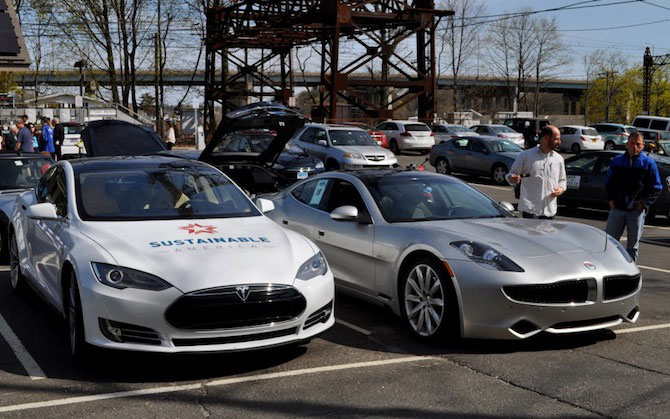 Electric vehicles get the best parking spots at the train station. Right up front! The Westport train station has a 27-kilowatt solar array on the roof that powers four electric vehicle chargers.