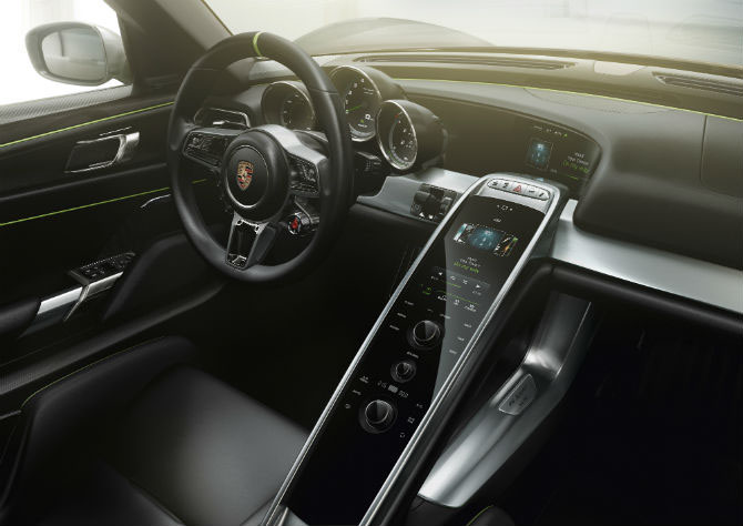 2015 Porsche 918 Spyder interior
