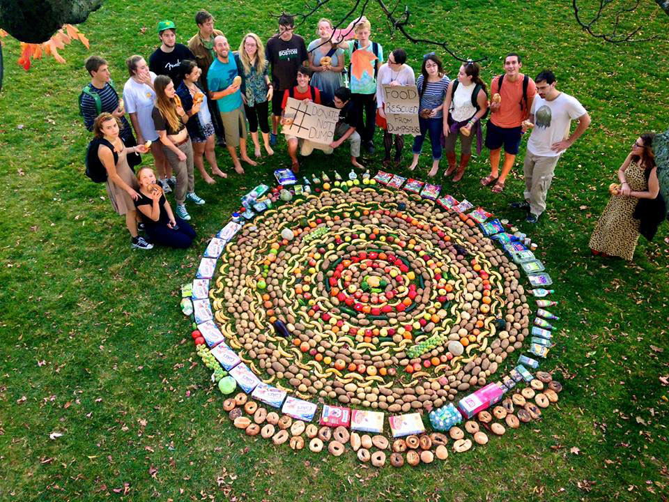 Rob Greenfield recovered all this food from dumpsters in Burlington, Vermont