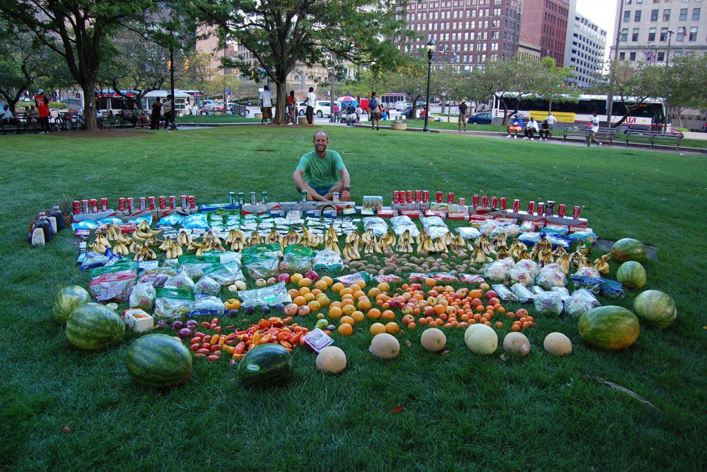 Rob Greenfield recovered all this food from dumpsters in Cleveland