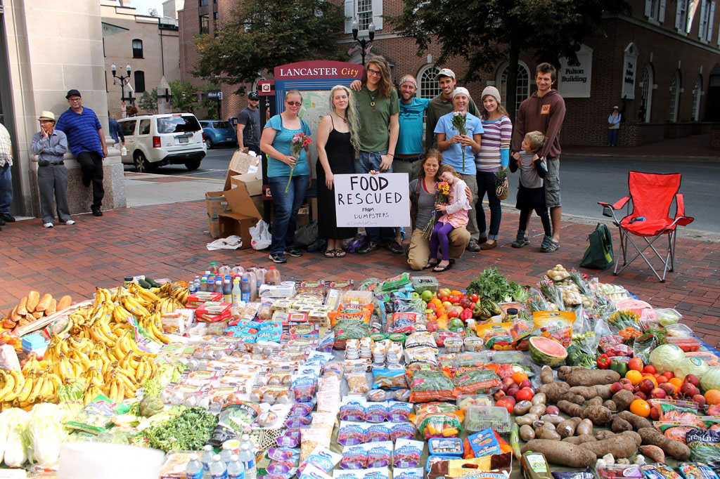 Rob Greenfield recovered all this food from dumpsters in Lancaster, Pennsylvania